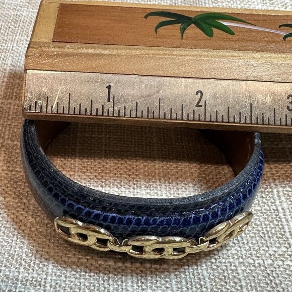 Vintage Cuff Bracelet Blue Leather Lizard Print Gold Tone Chain Accent Retro Y2K - Picture 8 of 8